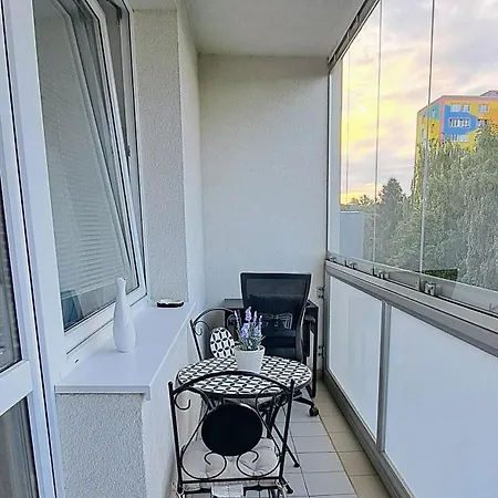 Apartamento Lovely Furnished 1 Bedroom Flat With Balcony In *