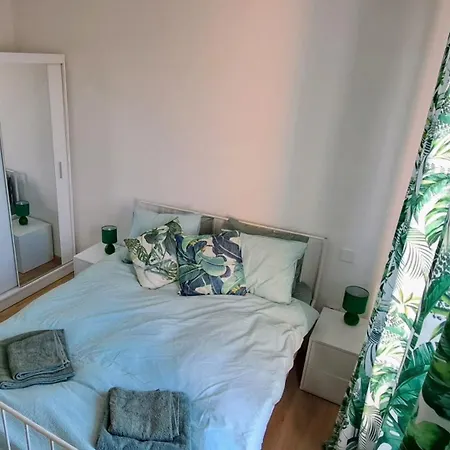 Lovely Furnished 1 Bedroom Flat With Balcony In Apartamento